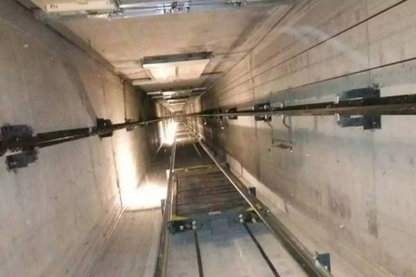 電梯管井輕質復合板隔墻